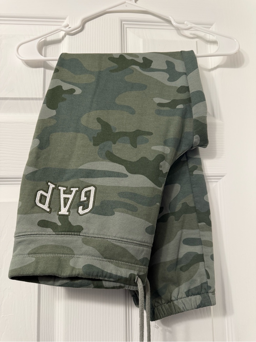 GAP Kids Green Camo Jogger Sweatpants